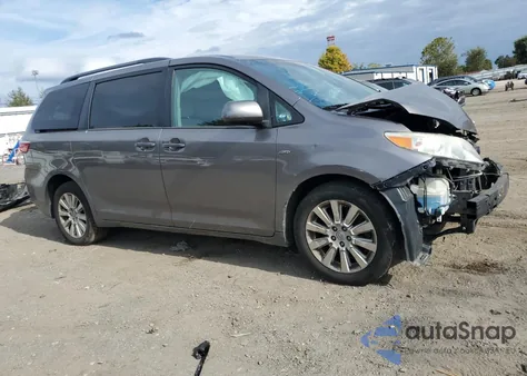2016 Toyota Sienna Le z USA, uszkodzony, nr VIN 5TDJK3DC5GS144851